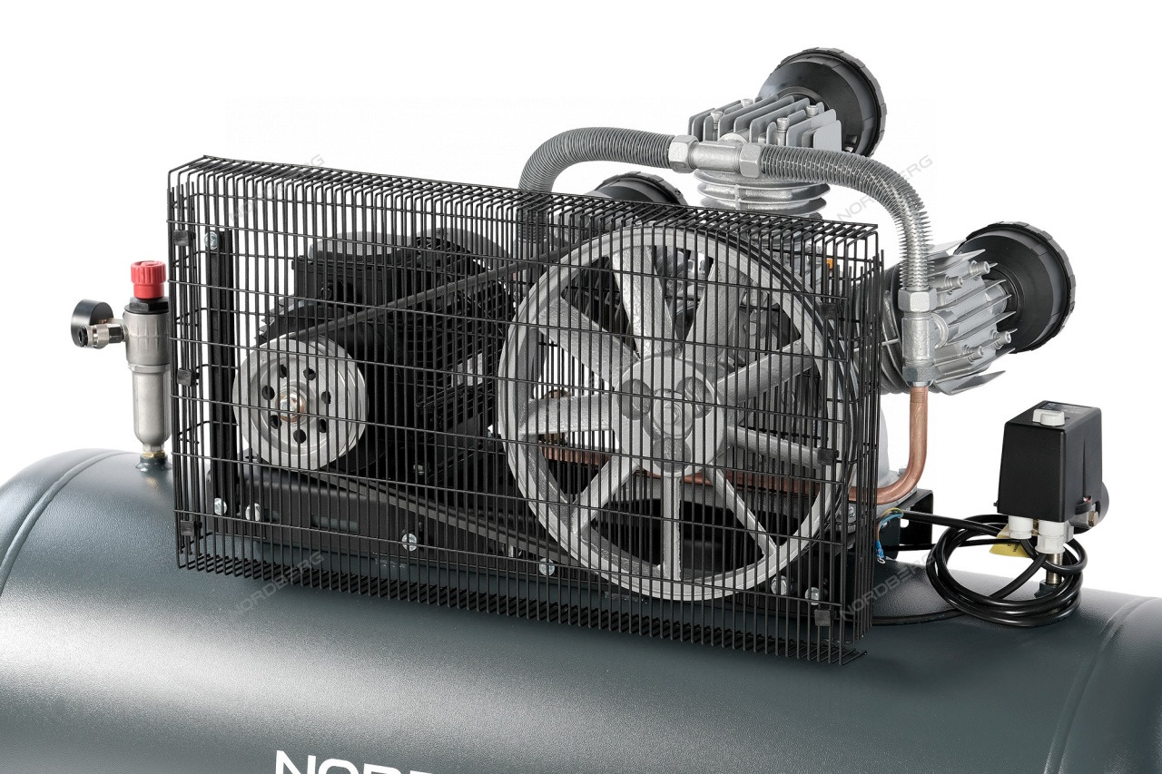 Компрессор поршневой, ременной NORDBERG NCP300/950 купить по цене 134 002 ₽ в интернет магазине ТЕХСАД