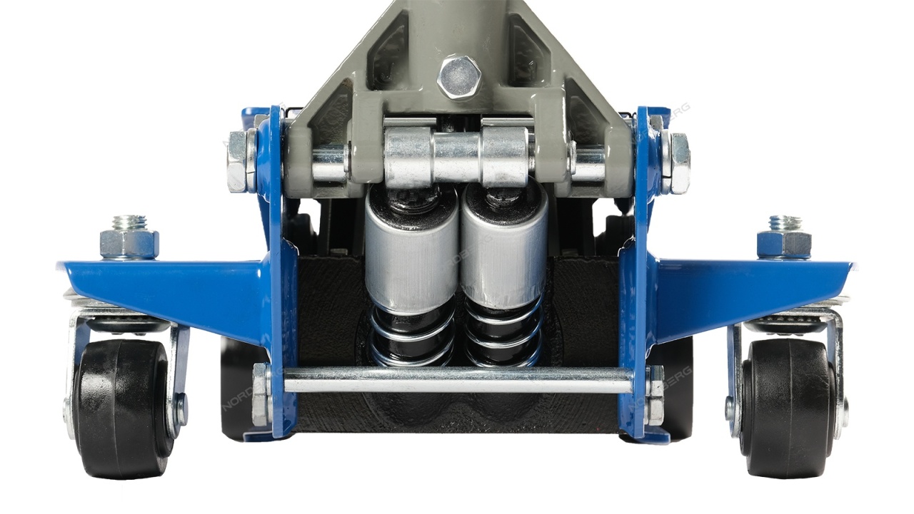 Домкрат подкатной 3 т NORDBERG N32030 купить по цене 11 417 ₽ в интернет магазине ТЕХСАД