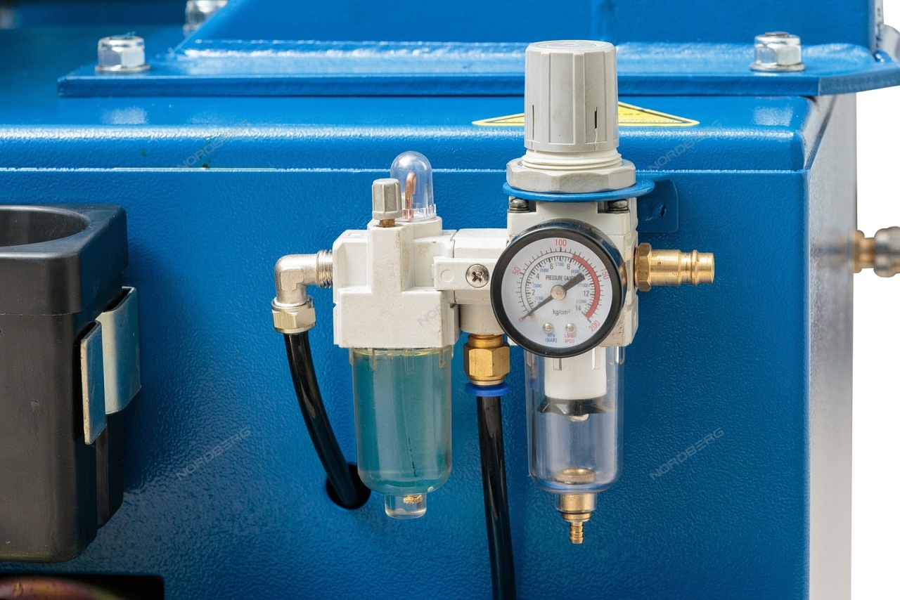 Станок шиномонтажный 220 В, полуавтомат NORDBERG 4638E(220) купить по цене 92 952 ₽ в интернет магазине ТЕХСАД