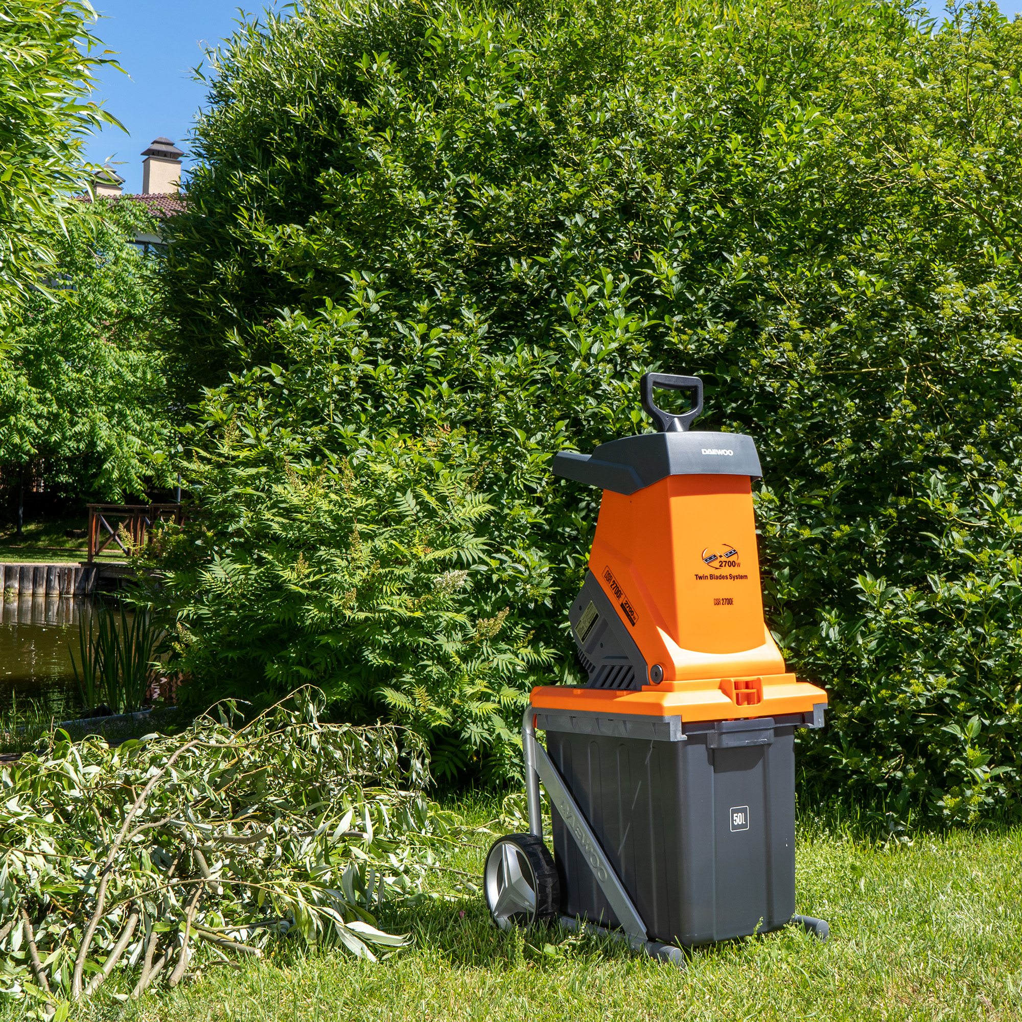 Измельчитель садовый электрический DAEWOO DSR 2700E купить по цене 19&nbsp;990 ₽ в интернет магазине ТЕХСАД