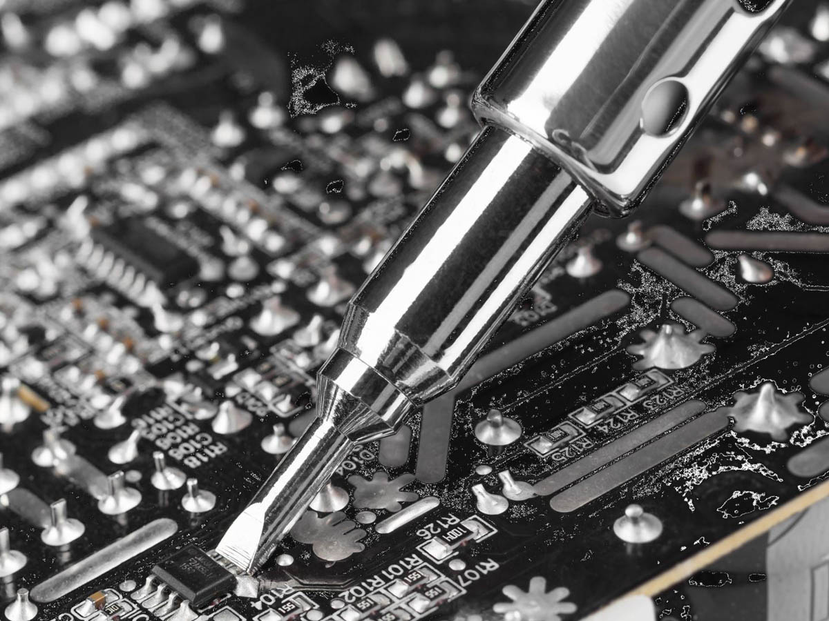 KRAFTOOL 5 насадок, 1300 °C, пьезоподжиг, паяльник газовый Pro в наборе 55503-H10 купить по цене 3&nbsp;540 ₽ в интернет магазине ТЕХСАД