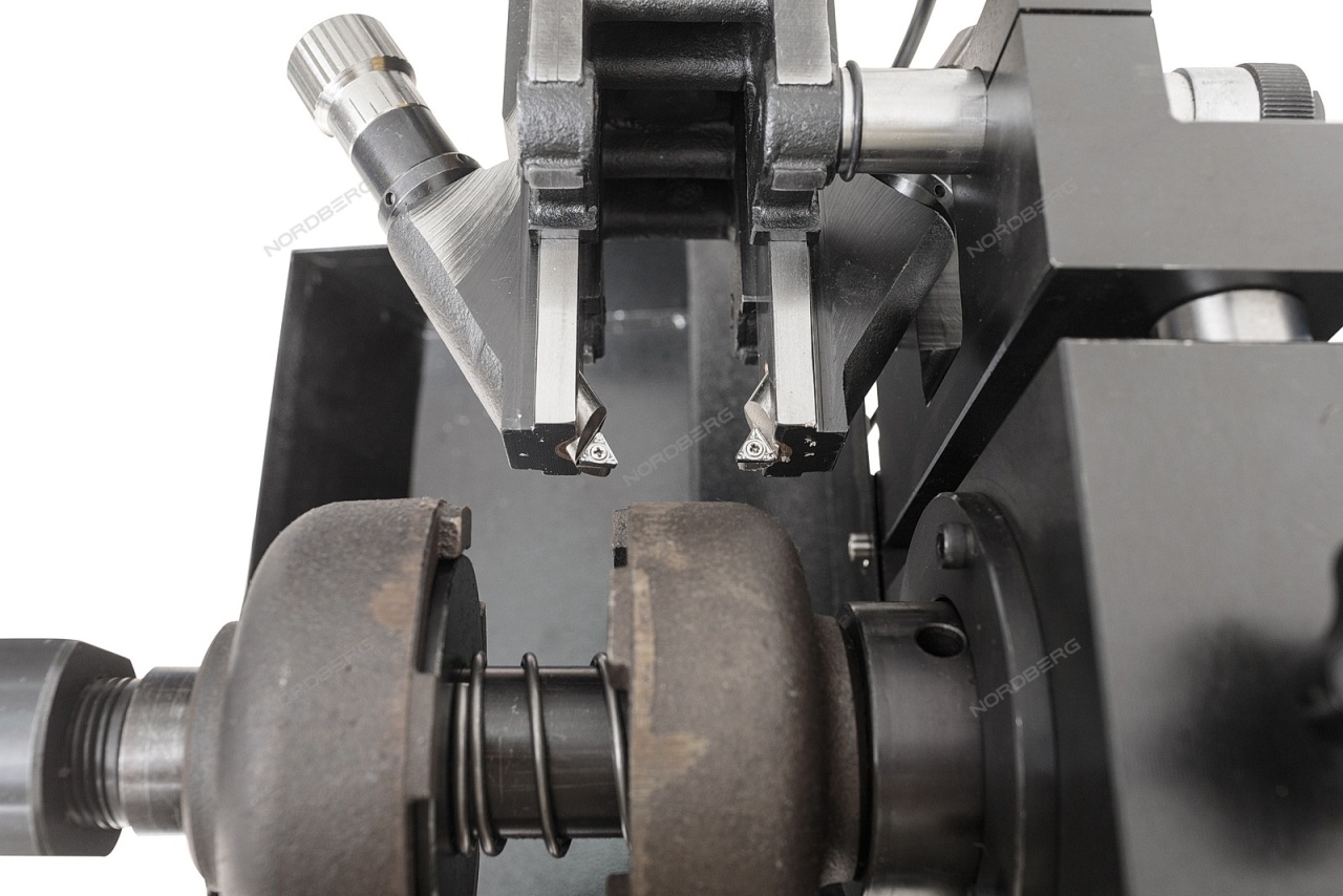 Станок для проточки тормозных дисков без снятия/со снятием NORDBERG NL1 купить по цене 260 410 ₽ в интернет магазине ТЕХСАД