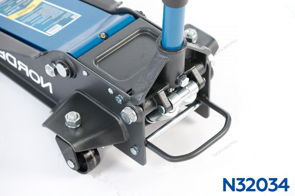 Домкрат подкатной 3 т, низкопрофильный NORDBERG N32034 купить по цене 14&nbsp;276 ₽ в интернет магазине ТЕХСАД