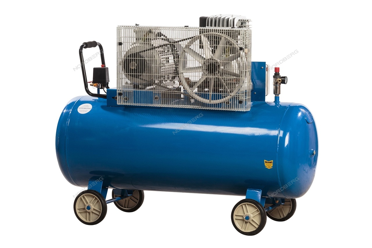 Компрессор поршневой, ременной NORDBERG NCE300/810 купить по цене 148 052 ₽ в интернет магазине ТЕХСАД