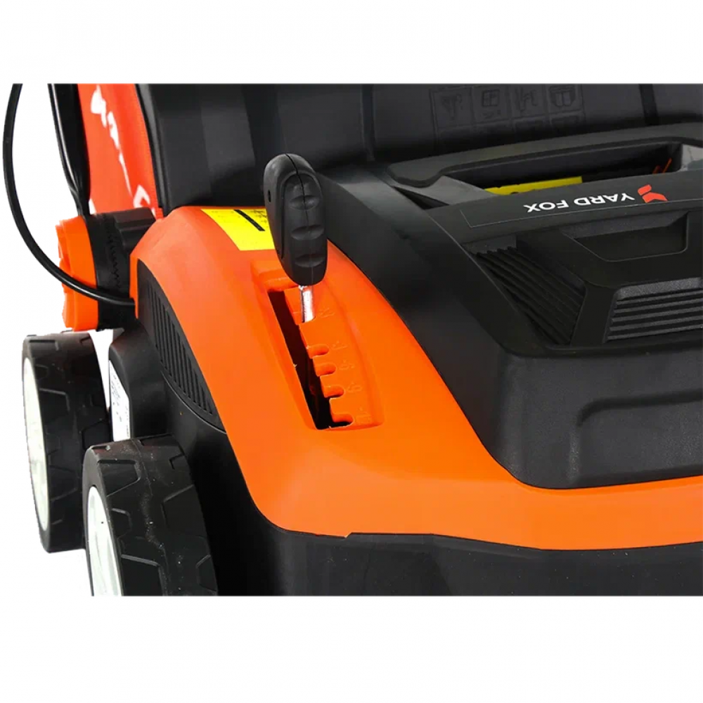 Электрический вертикуттер YARD FOX 36VE купить по цене 14&nbsp;990 ₽ в интернет магазине ТЕХСАД