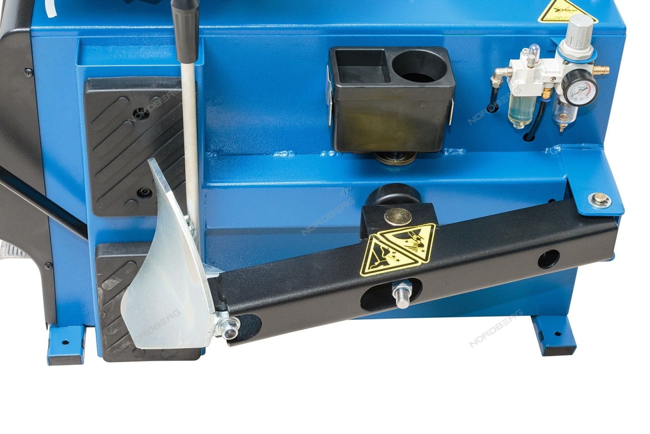 Станок шиномонтажный 220 В, полуавтомат NORDBERG 4638E(220) купить по цене 92 952 ₽ в интернет магазине ТЕХСАД