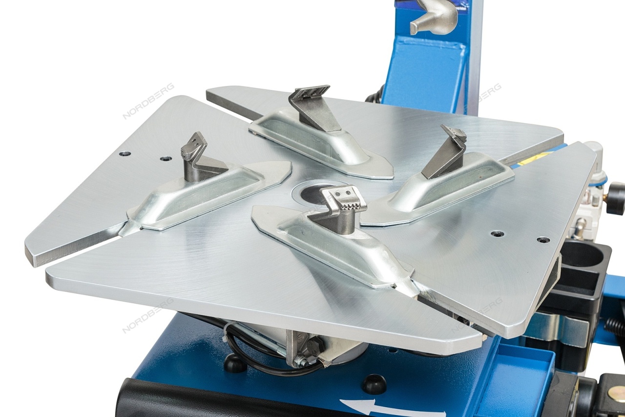 Станок шиномонтажный 220 В, полуавтомат NORDBERG 4638E(220) купить по цене 92 952 ₽ в интернет магазине ТЕХСАД