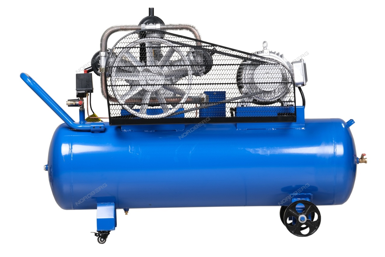 Компрессор поршневой, ременной NORDBERG NCE200/810 купить по цене 110 794 ₽ в интернет магазине ТЕХСАД