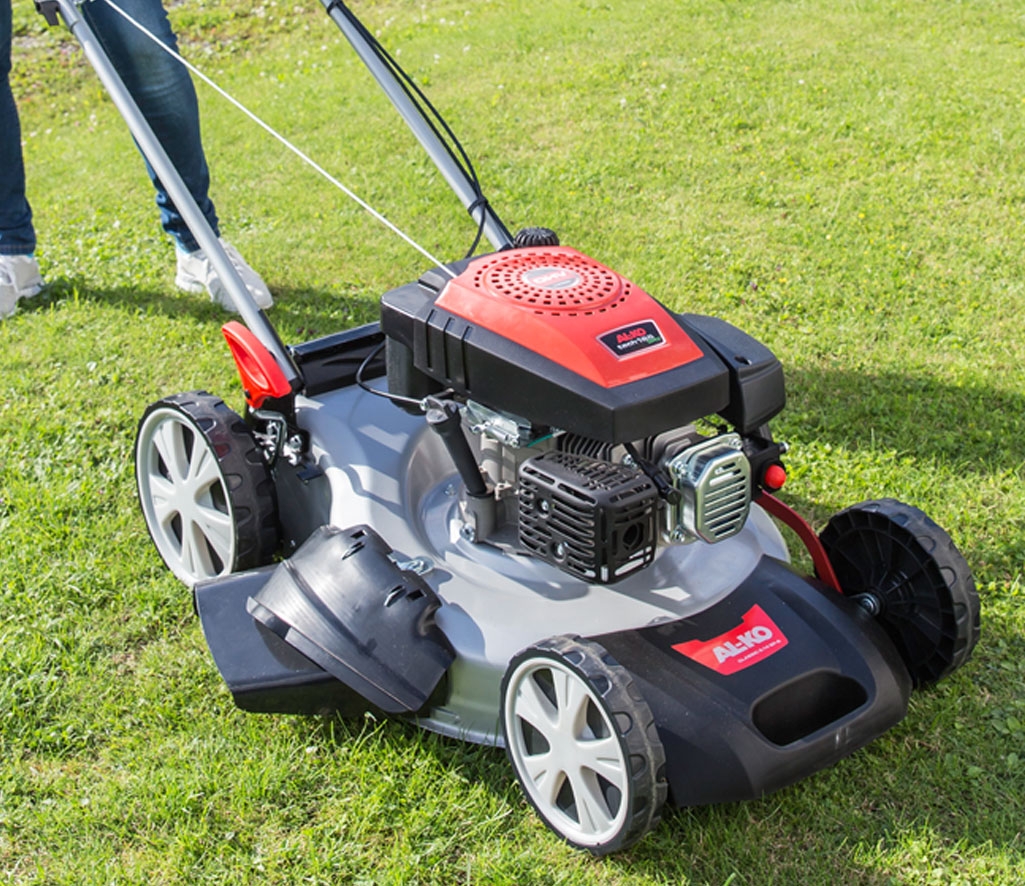Газонокосилка бензиновая AL-KO Easy 5.1 SP-S купить по цене 20 880 ₽ в интернет магазине ТЕХСАД