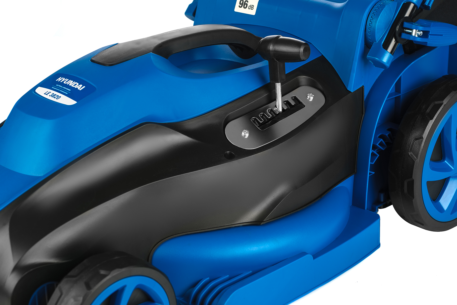 Электрическая газонокосилка Hyundai LE 3820 купить по цене 18&nbsp;490 ₽ в интернет магазине ТЕХСАД