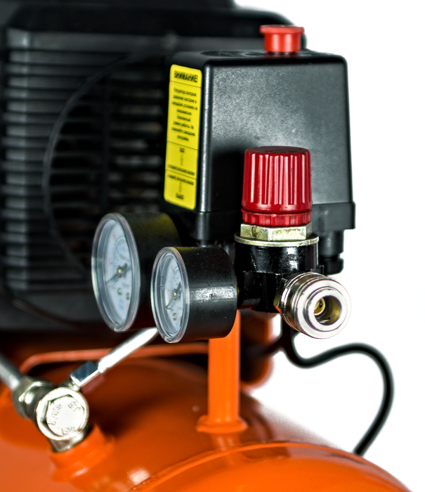 Компрессор масляный Sturm! AC9316 купить по цене 14&nbsp;990 ₽ в интернет магазине ТЕХСАД