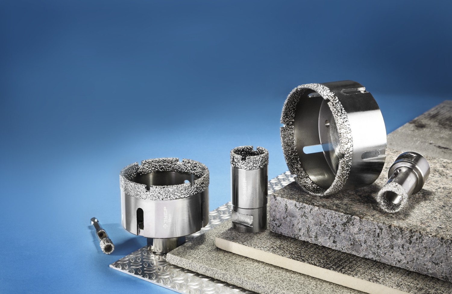 ЗУБР  83 мм, ВВС, М14, алмазная, коронка универсальная 29865-83 Профессионал купить по цене 4 300 ₽ в интернет магазине ТЕХСАД