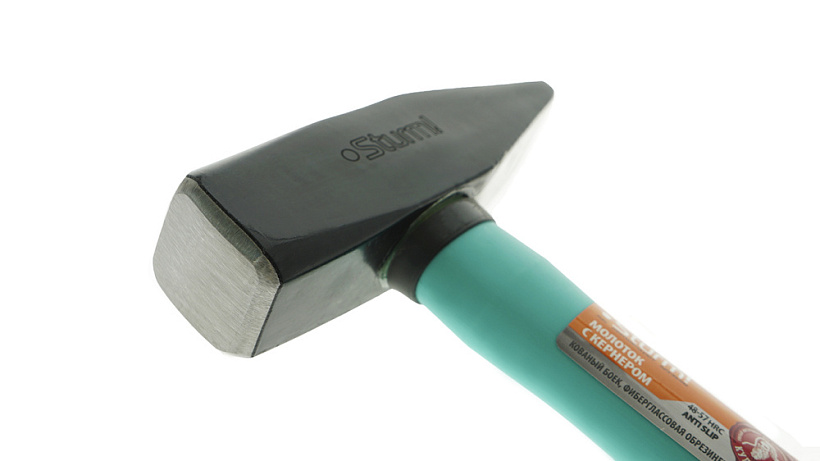 Молоток Sturm! 1010-07-FR0600 со встроенным кернером купить по цене 1 080 ₽ в интернет магазине ТЕХСАД