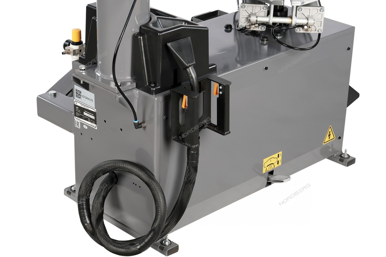 Станок шиномонтажный 380 В, полуавтомат NORDBERG 4639g(380) купить по цене 184 247 ₽ в интернет магазине ТЕХСАД