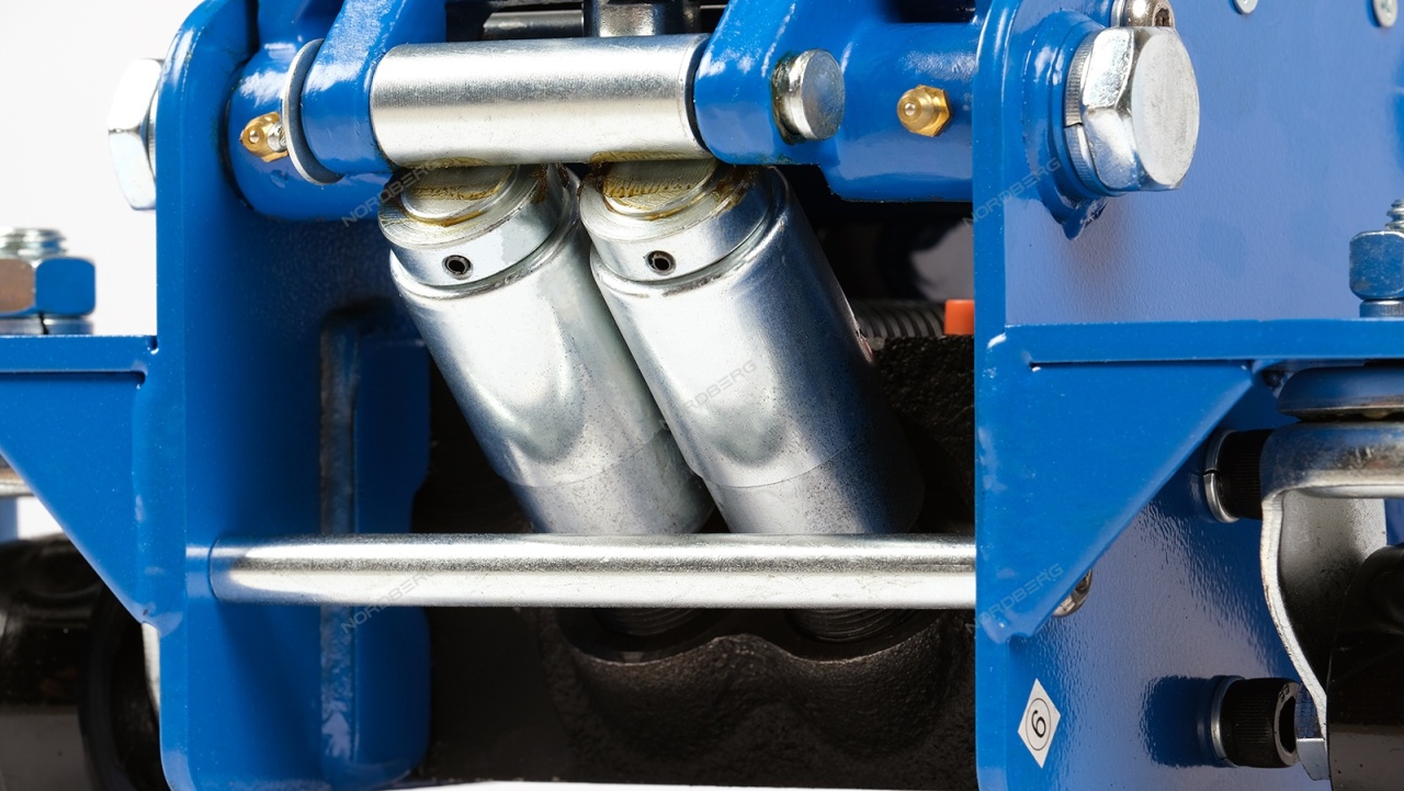 Домкрат подкатной 3 т, низкопрофильный NORDBERG N32033 купить по цене 15&nbsp;691 ₽ в интернет магазине ТЕХСАД