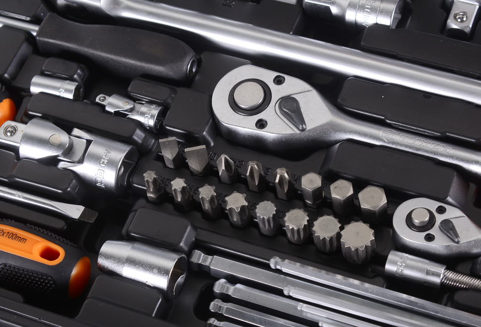 Набор инструментов, 1/2'', 1/4'', CrV, в кейсе 151 предмет Вихрь купить по цене 14&nbsp;090 ₽ в интернет магазине ТЕХСАД