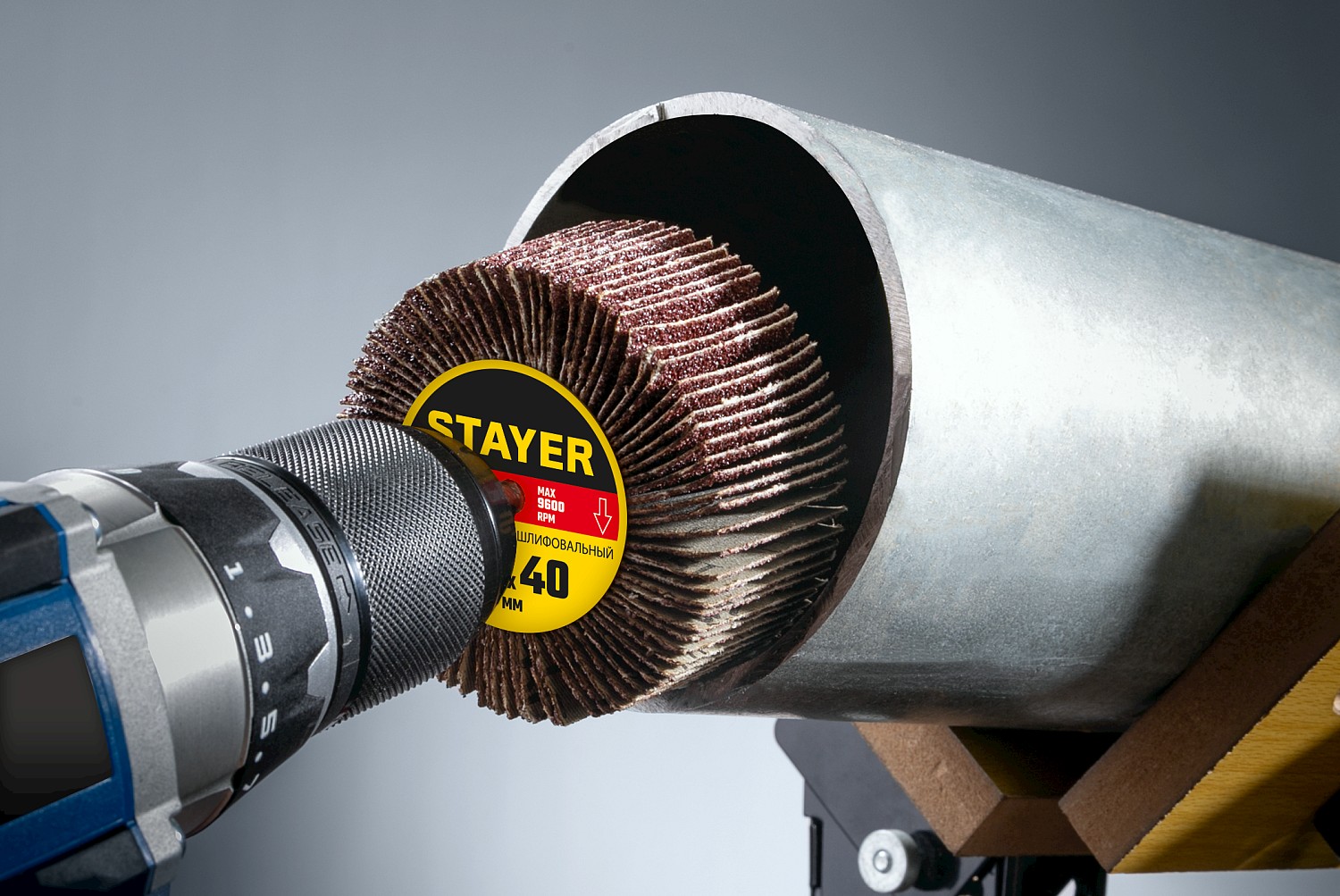 STAYER P100, 30х15 мм, круг шлифовальный лепестковый на шпильке 36606-100 купить по цене 97 ₽ в интернет магазине ТЕХСАД