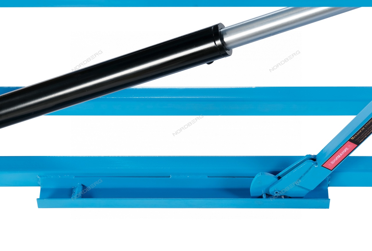 Подъемник ножничный, 2,5 т NORDBERG N633-2,5(220) купить по цене 130&nbsp;000 ₽ в интернет магазине ТЕХСАД