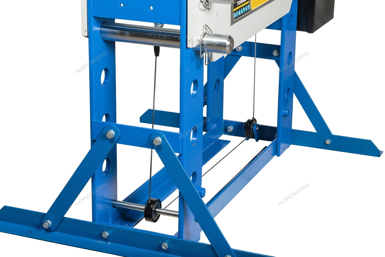 Пресс напольный 100 т, гидравлический NORDBERG N36100E купить по цене 587 598 ₽ в интернет магазине ТЕХСАД