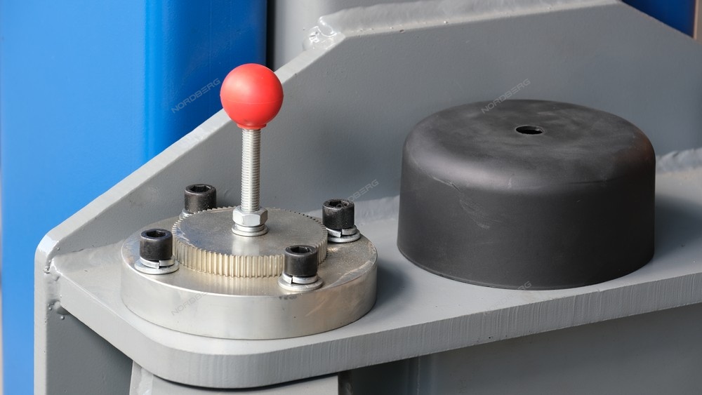 Подъемник электрогидравлический, 6 т, 380 В NORDBERG N4122HE-6B(380) купить по цене 463 674 ₽ в интернет магазине ТЕХСАД