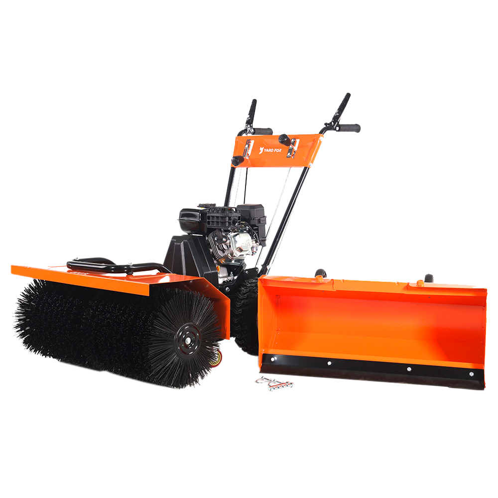 Бензиновая самоходная подметальная машина YARD FOX 800SL купить по цене 77&nbsp;990 ₽ в интернет магазине ТЕХСАД