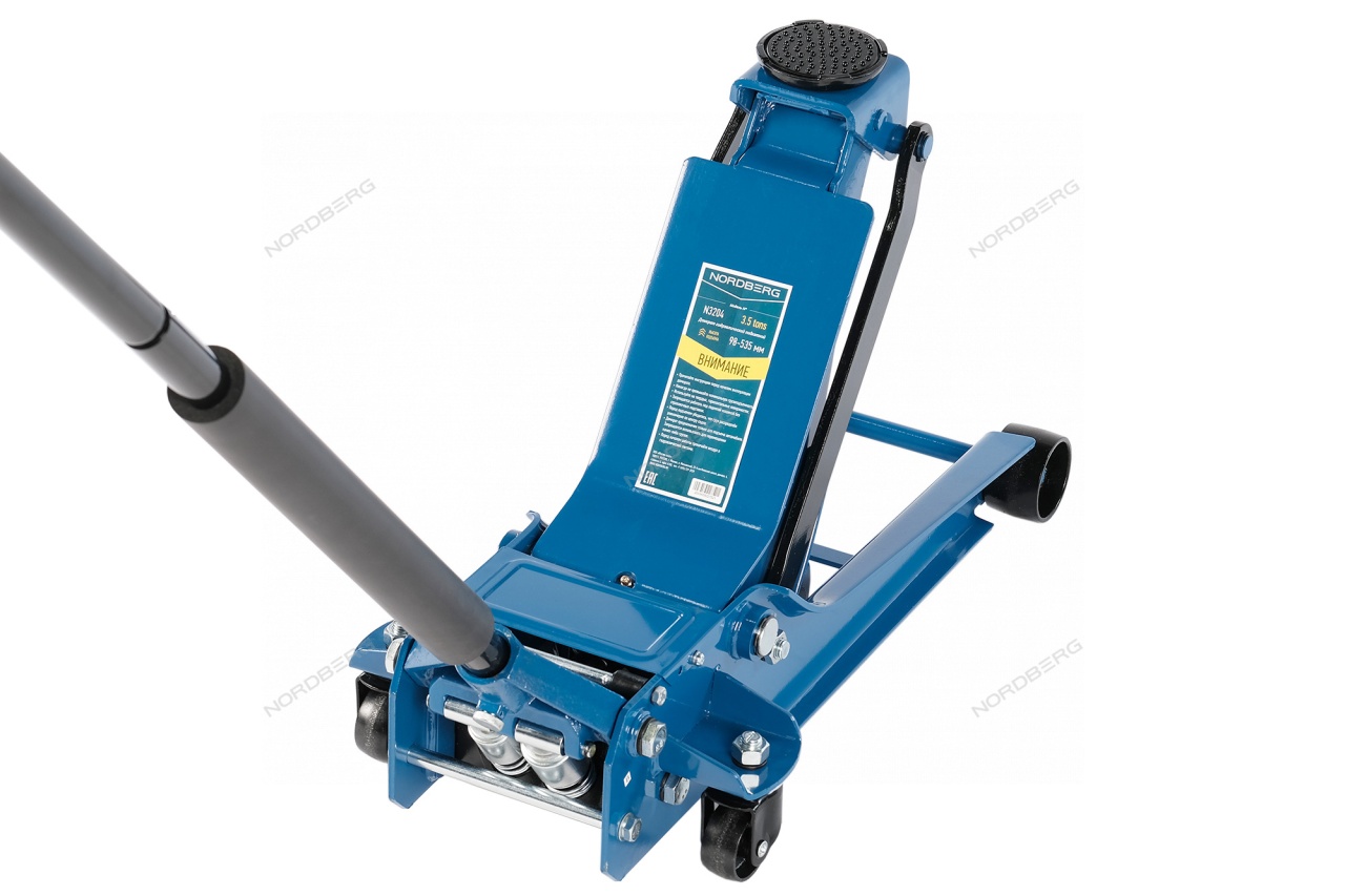 Домкрат подкатной 3,5 т, низкопрофильный NORDBERG N3204 купить по цене 17&nbsp;823 ₽ в интернет магазине ТЕХСАД