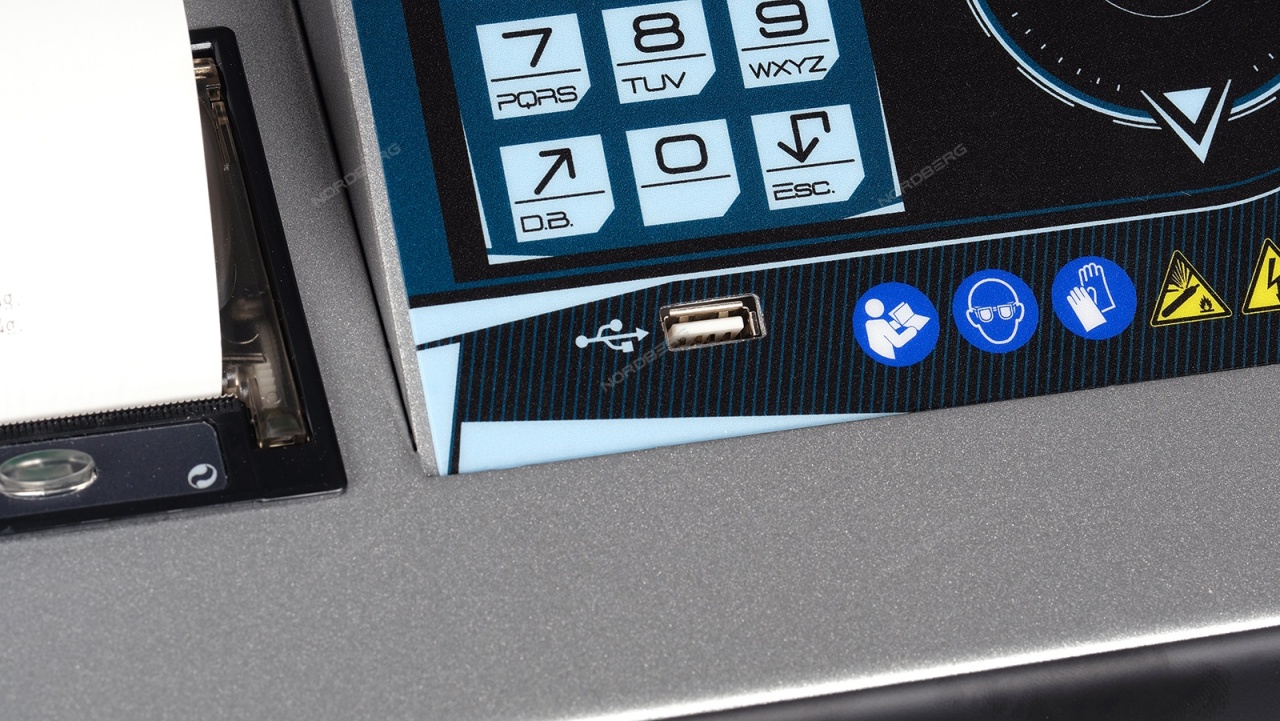 Установка автоматическая для заправки автомобильных кондиционеров NORDBERG NF22L купить по цене 395&nbsp;450 ₽ в интернет магазине ТЕХСАД