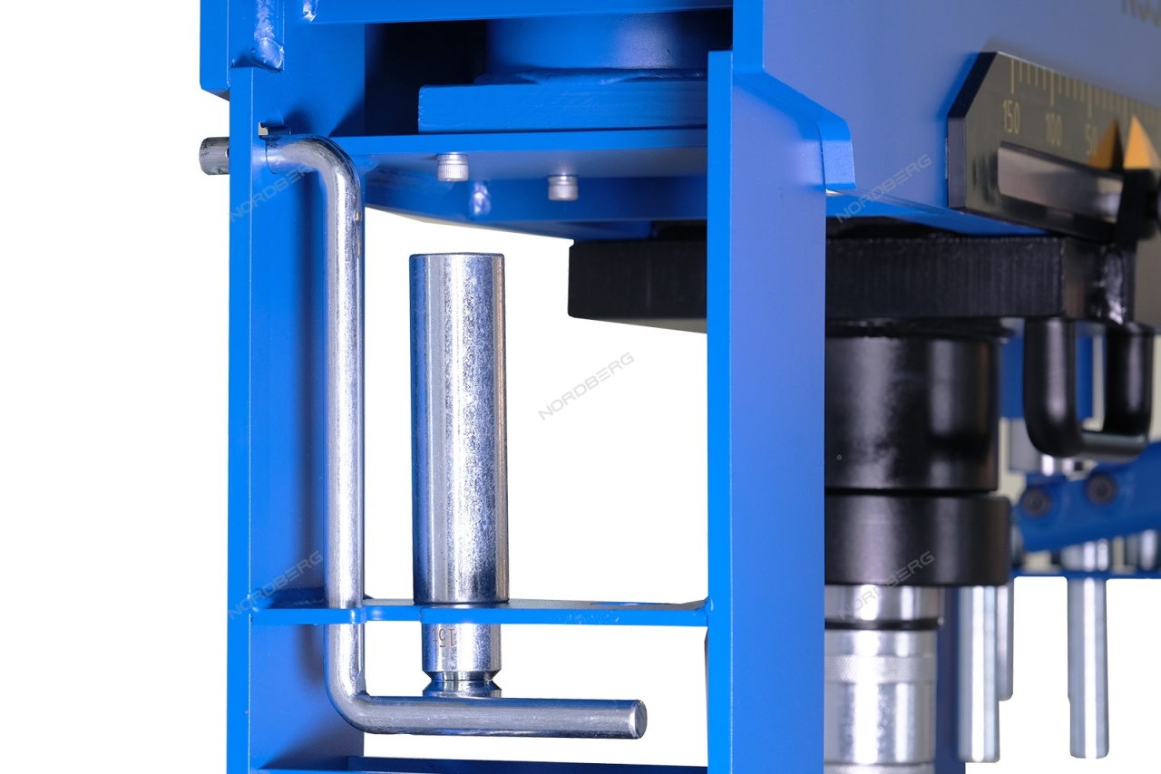 Пресс напольный 30 т PRO, гидравлический NORDBERG N3530A купить по цене 139 880 ₽ в интернет магазине ТЕХСАД