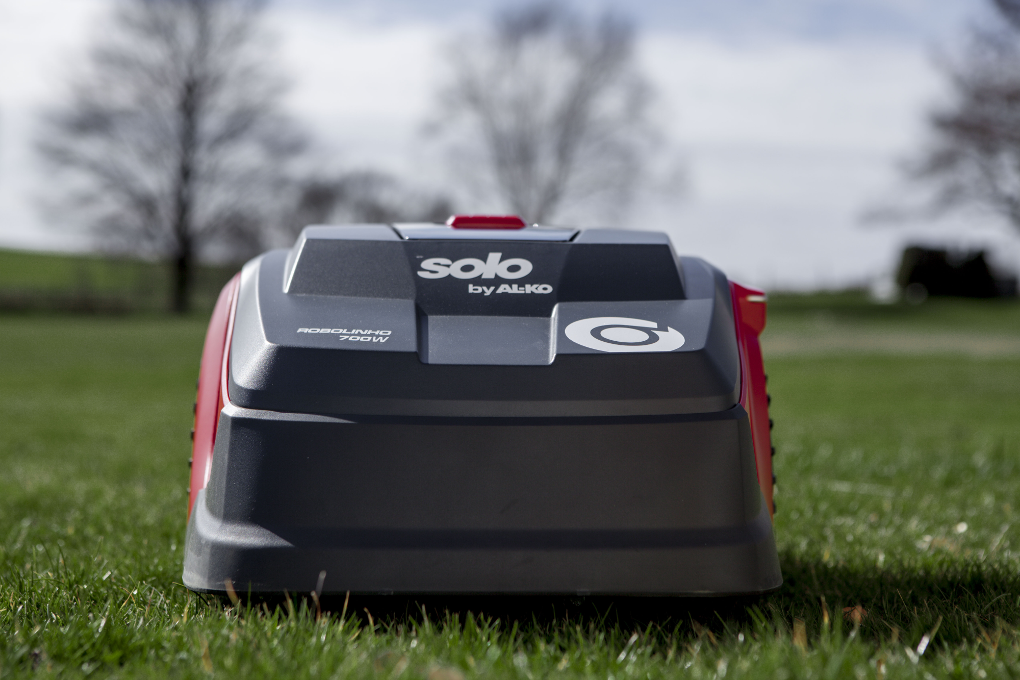 Газонокосилка-робот Solo by AL-KO Premium Pro Robolinho 700 W купить по цене 77&nbsp;467 ₽ в интернет магазине ТЕХСАД