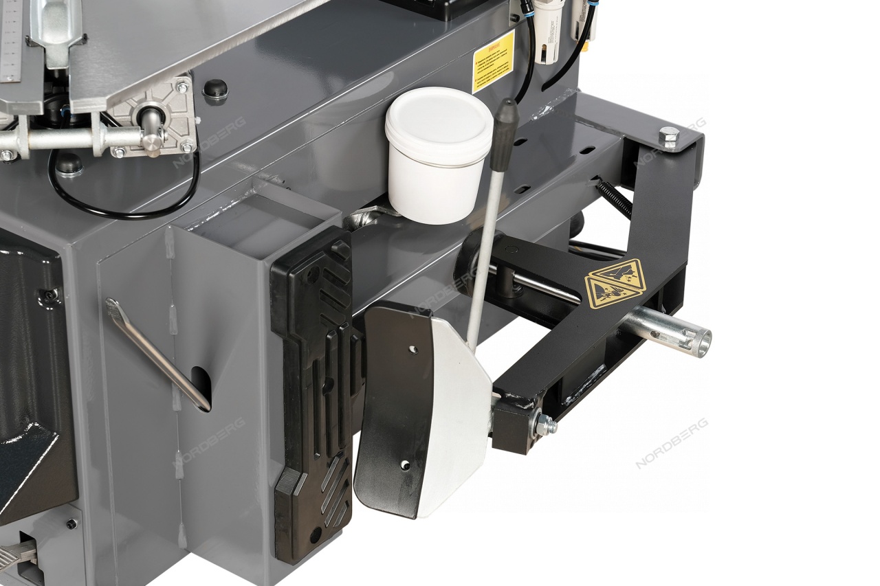 Станок шиномонтажный 380 В, полуавтомат NORDBERG 4639g(380) купить по цене 184&nbsp;247 ₽ в интернет магазине ТЕХСАД