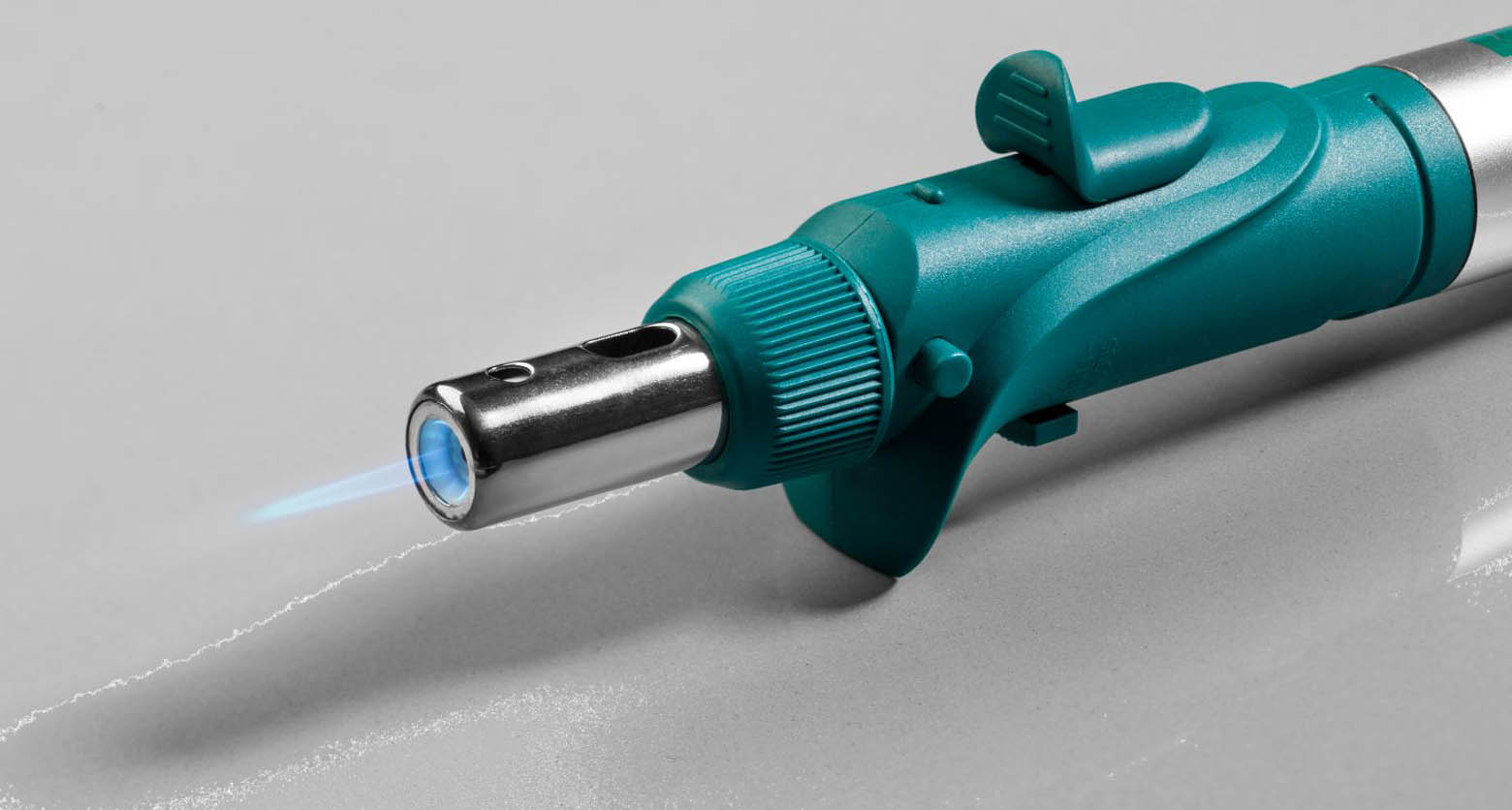 KRAFTOOL 5 насадок, 1300 °C, пьезоподжиг, паяльник газовый Pro в наборе 55503-H10 купить по цене 3&nbsp;540 ₽ в интернет магазине ТЕХСАД