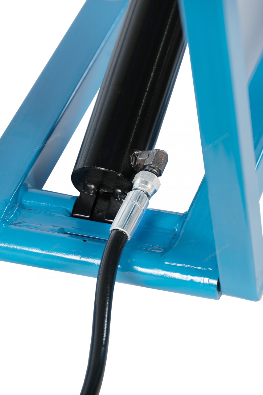 Подъемник ножничный, 2,5 т NORDBERG N633-2,5(220) купить по цене 130&nbsp;000 ₽ в интернет магазине ТЕХСАД