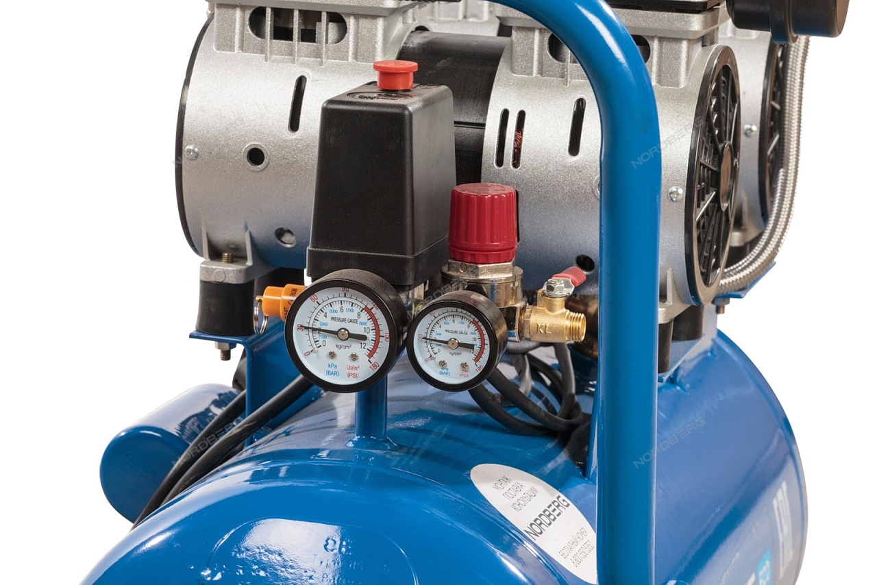 Компрессор поршневой, коаксиальный, безмаслянный NORDBERG NCEO50/210 купить по цене 30 048 ₽ в интернет магазине ТЕХСАД