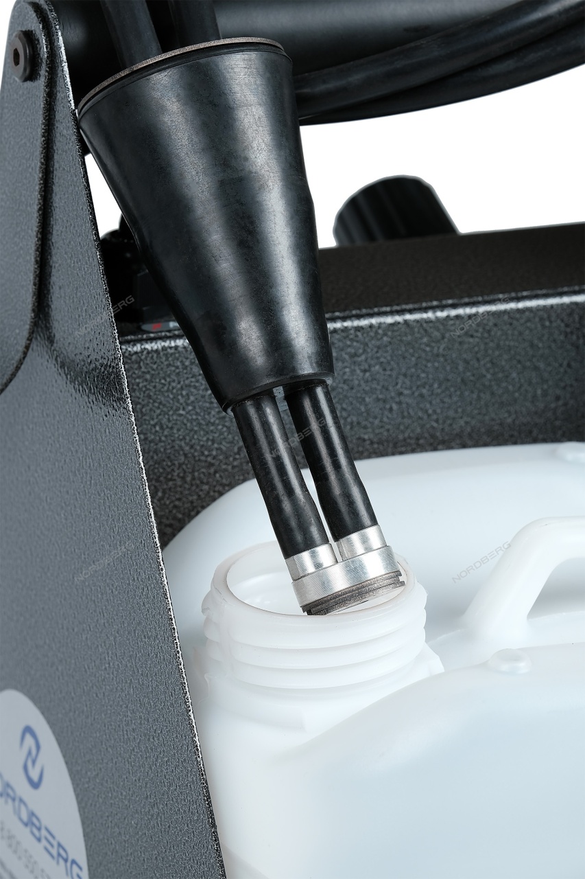 Установка для замены тормозной жидкости, 5 л, 220 В, комплект крышек адаптеров NORDBERG BC6 купить по цене 49&nbsp;604 ₽ в интернет магазине ТЕХСАД