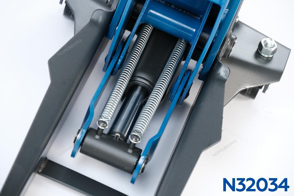 Домкрат подкатной 3 т, низкопрофильный NORDBERG N32034 купить по цене 14&nbsp;276 ₽ в интернет магазине ТЕХСАД